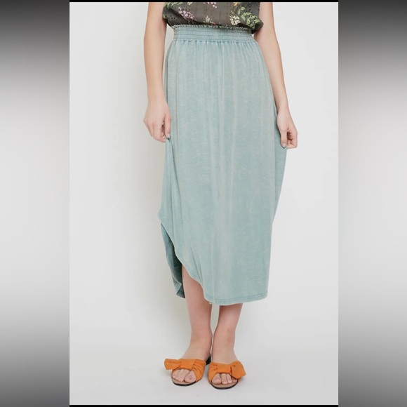 855. Mystree Smock Waist Shirttail Midi Skirt Sage Green New Item NWT - Picture 3 of 5